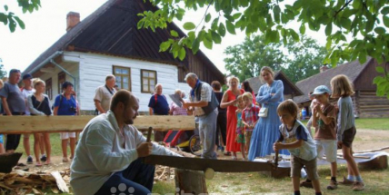 Skanzen Vysokých Chlumec v sobotu ožije lidovými řemesly