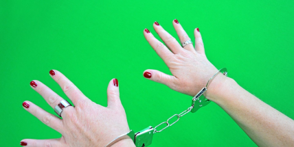 Dívka si umanula, že se zkrátka nechá zabásnout, zatím se jí to ale moc nedaří