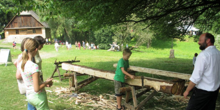 Lidová řemesla do Skanzenu Vysoký Chlumec přilákala stovky návštěvníků