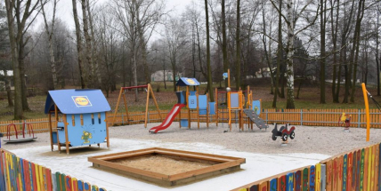 Na Rákosníčkově hřišti na Nováku se nikdy žádné jehly nenašly, říká tisková mluvčí města