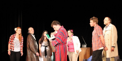 Neděle bude v lesním divadle Skalka patřit souboji lakoty s láskou