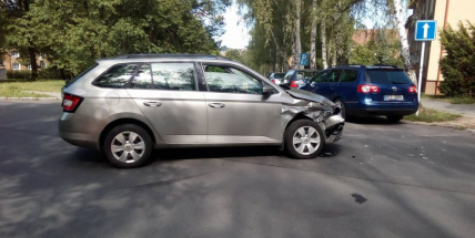 Právě teď: Nehoda dvou vozů v ulici Politických vězňů