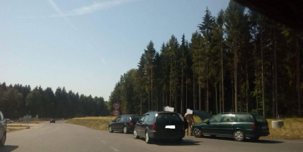 K nehodě tří vozidel došlo na Strakonické