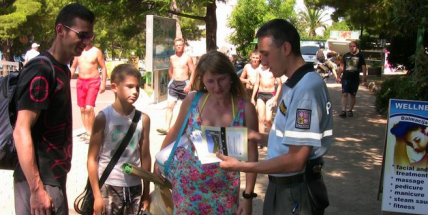 V zahraničí vám pomohou i čeští policisté
