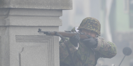 Na Březových Horách se střílelo, přijel i tank