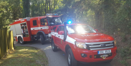 Právě teď: Hasiči likvidují požár střechy obytné chaty v Kamýku nad Vltavou