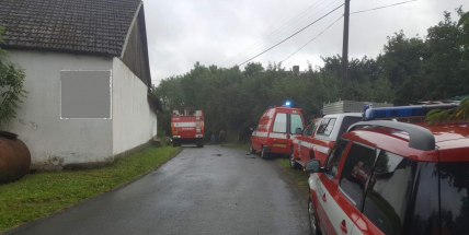 Aktuálně: U Nalžovic po zásahu bleskem došlo k požáru uskladněné slámy