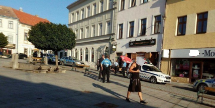 V Pražské vyhrožoval muž druhému zastřelením, údajně kvůli manželce