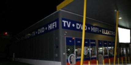 Fotoaparáty a mobily zmizely z elektra v Brodské