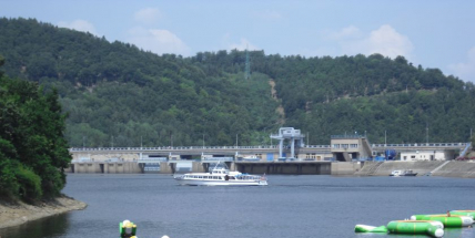 Na Orlíku je voda výborná, na Slapech zčásti nevhodná ke koupání