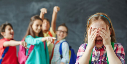 Poznejte, jestli se vaše dítě stalo obětí šikany