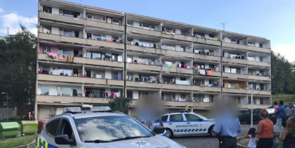 Muž s nožem měl vyhrožovat sousedům v ubytovně pod Čerťákem