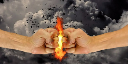 Spor v baru řešil házením půllitru