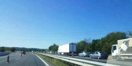 Frézování vozovky mezi Příbramí a Skalkou ucpalo dálnici od Prahy