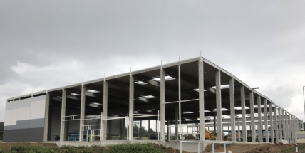 Stavba na Evropské vyvolává řadu otázek