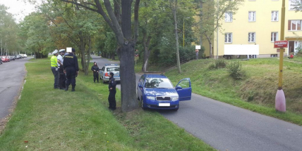 Zdrogovaný a opilý řidič ujížděl policejní hlídce v Příbrami