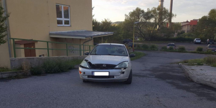 Na Dobříši došlo ke srážce dvou osobních vozidel