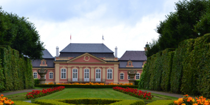 Svatováclavské slavnosti na zámku Dobříš plné kostýmů a historického šermu