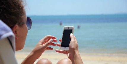 Roaming už není strašák, lidé přestali mobil za hranicemi vypínat.