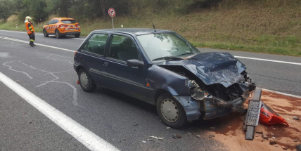 Aktuálně: Tři osobní automobily se srazily na Strakonické u Milína