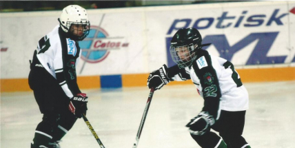 Jaké je to být hokejistou si mohou děti vyzkoušet na zimním stadionu v Příbrami
