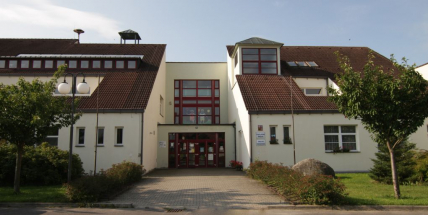 Základní škola v Petrovicích u Sedlčan oslavila 200 let od svého založení