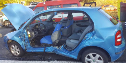 Dopravní nehoda osobního vozu s dodávkou blokuje sjezd z dálnice D4