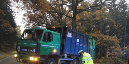 Právě teď: U Jablonné došlo ke střetu nákladního vozidla s motorkářem