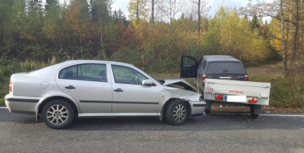 Právě teď: U Běštína se srazily dva vozy