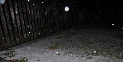 Předpověď meteorologů se vyplnila, na Příbramsku padají sněhové kroupy