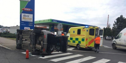 Opatrně na Evropské. Došlo zde k dopravní nehodě