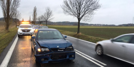 Na silnici I/4 u Vrančic došlo k nehodě tří osobních vozidel