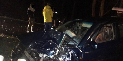 Aktuálně: Střet osobního vozu s nákladním zastavil dopravu u Čenkova