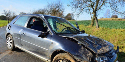 U Jablonné došlo k nehodě osobního vozu