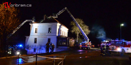 Video: Požár penzionu u nádraží v Mníšku pod Brdy