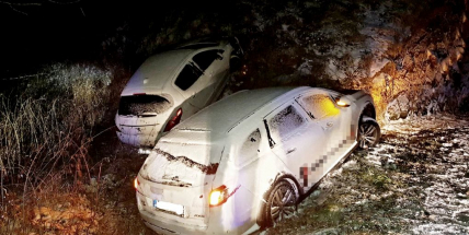 Další výjezd hasičů k dopravní nehodě na zasněžených silnicích