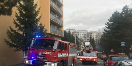 Hasiči asistují ve Sportovní ulici