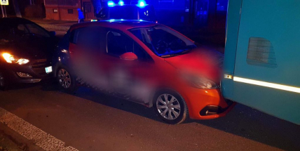 Aktuálně: Srážka autobusu a dvou osobních vozů komplikuje dopravu u II. polikliniky v Příbrami