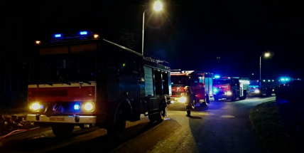 Štědrý den ve Středočeském kraji ve znamení hořících stromečků