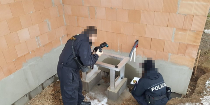 Zloději demontovali a odvezli tepelné čerpadlo