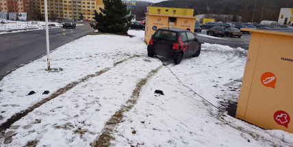 Opatrně u Stop Shopu, došlo zde k nehodě dvou osobních vozidel