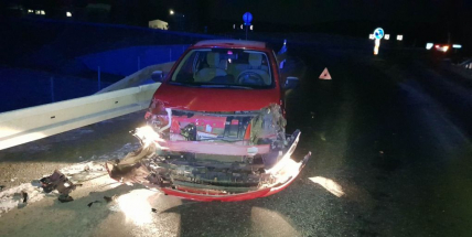 Aktuálně: Řidička nezvládla řízení, vůz zastavila až o svodidla