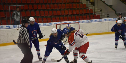 Dorostenci dělají radost hokejové Příbrami, mužům chybí koncovka