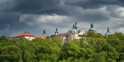Výhled na Svatou Horu zakrývají stromy, radnice chce na dominantu vylepšit výhled