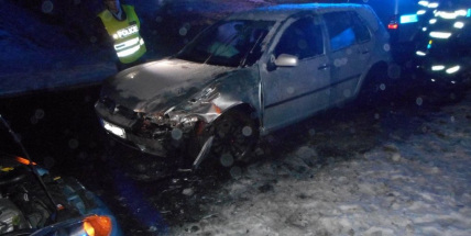 Aktuálně: Čelní náraz dvou vozidel povolal všechny složky IZS