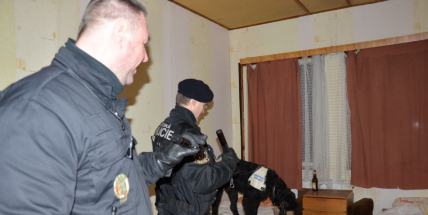 Noc s muži v černém