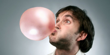 Z auta odcizil žvýkačky, nyní mu hrozí dva roky vězení