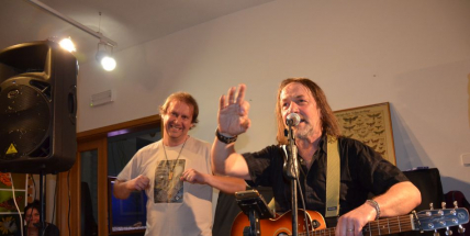 Štěpán Kojan – frontman skupiny KEKS – roztančil Hrachov