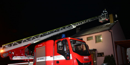 Právě teď: Hasiči likvidují požár sazí v komíně