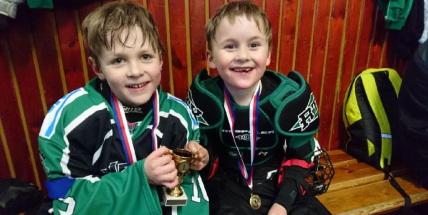 Příbramská hokejová líheň přivezla zlatý pohár z turnaje